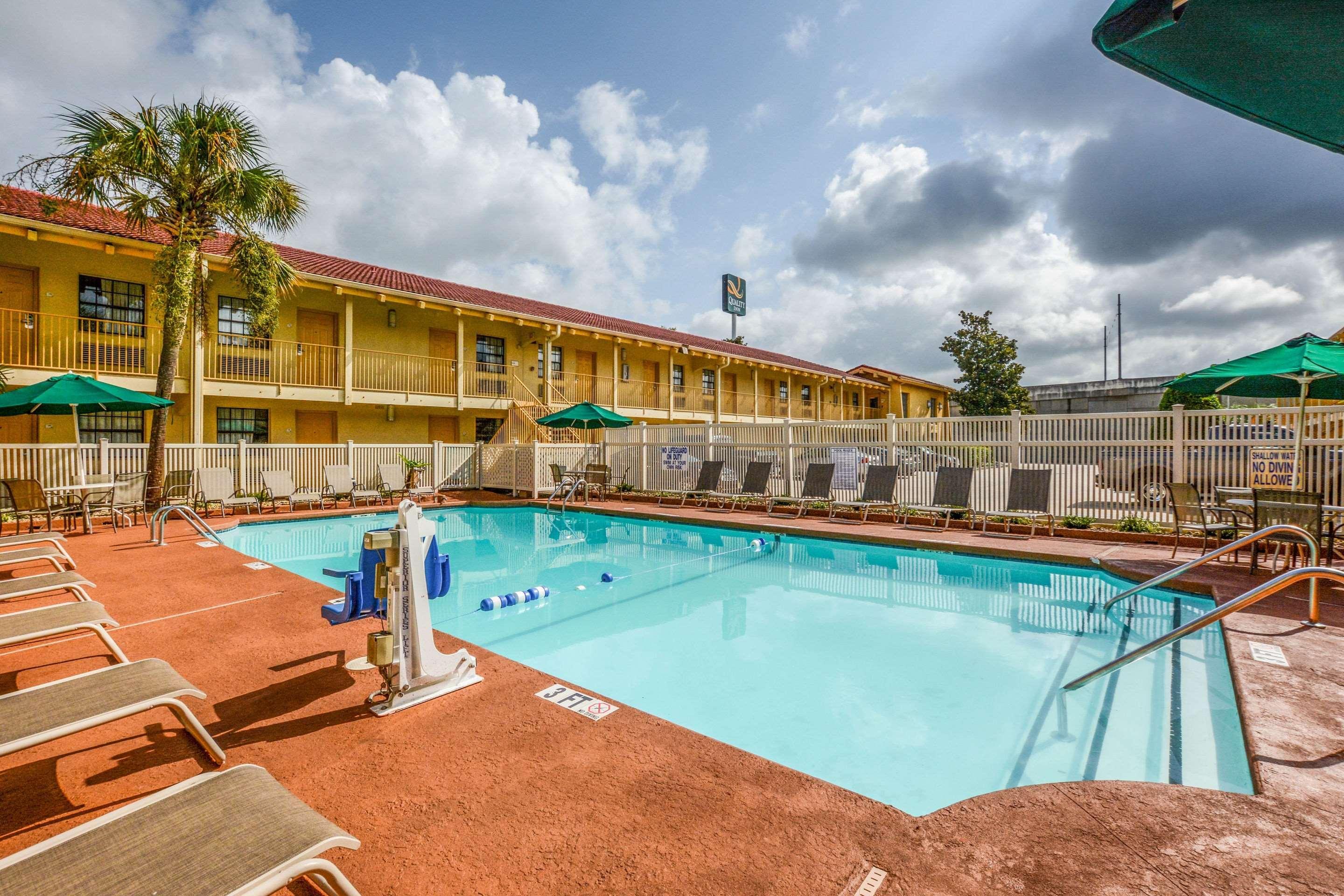 Quality Inn & Suites North Charleston - Ashley Phosphate Екстер'єр фото