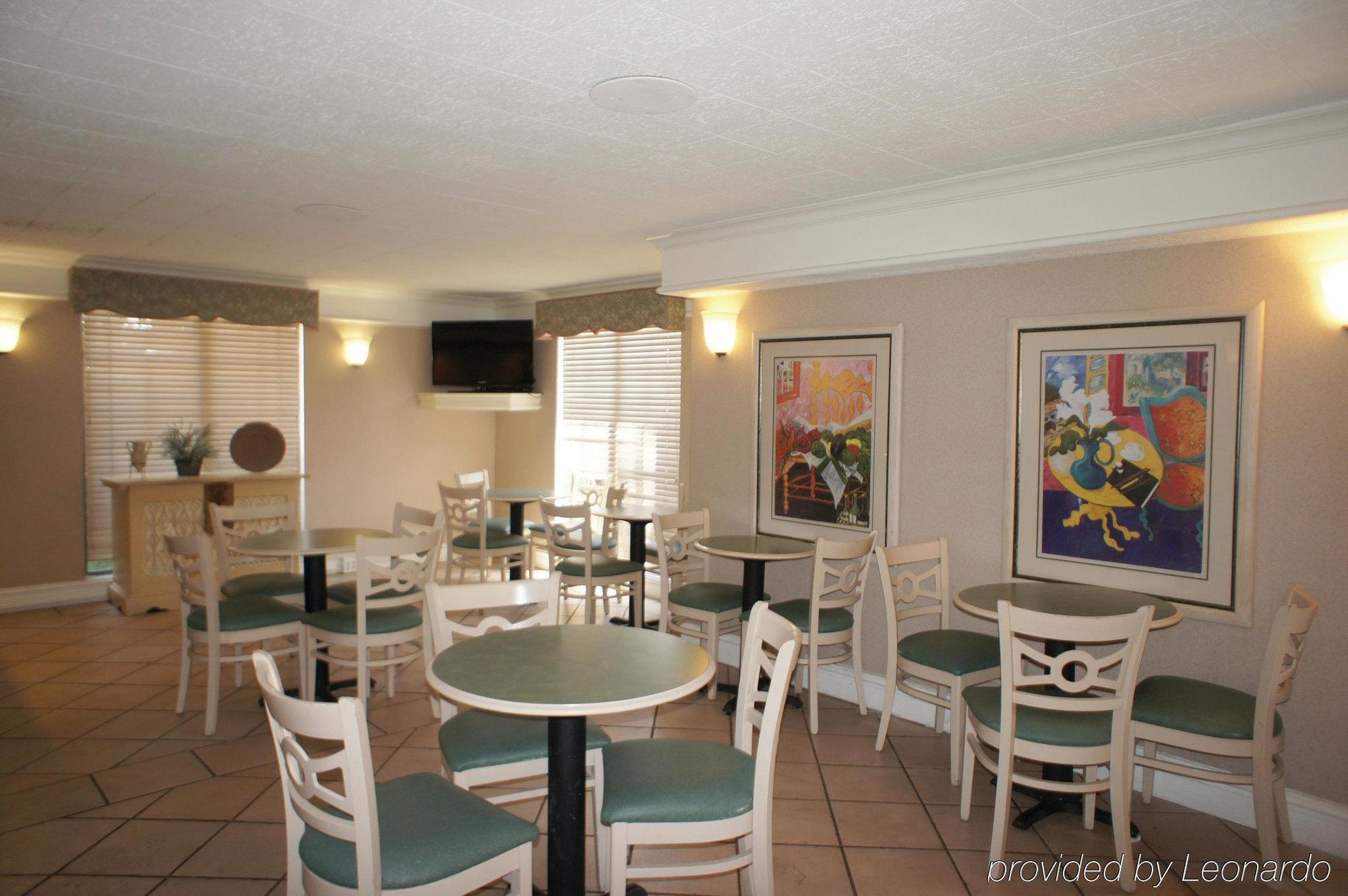 Quality Inn & Suites North Charleston - Ashley Phosphate Екстер'єр фото